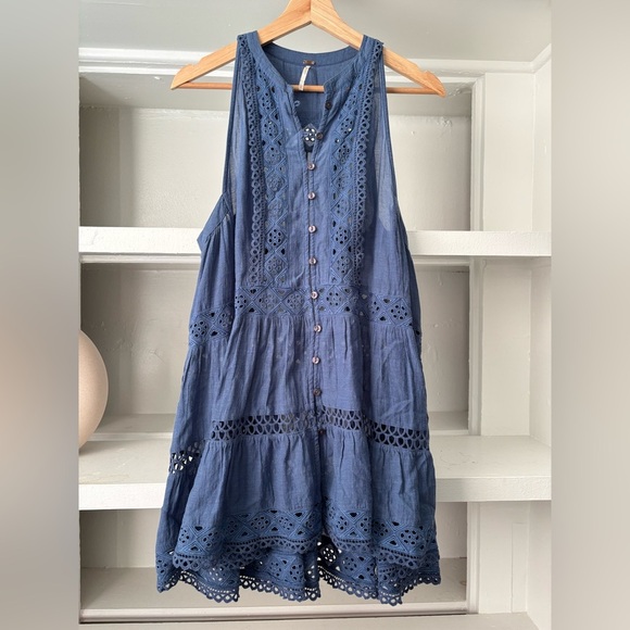 Free People Adelaide Blue Eyelet Trim Sleeveless Tunic Size Small S Button Boho - Picture 1 of 6